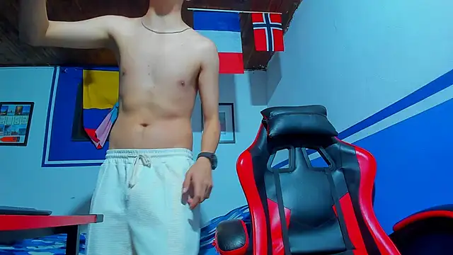 Snapshot of maxowens_oficial chatting on 27, 2, 2026 maxowens oficial online show from 27, 2, 2026