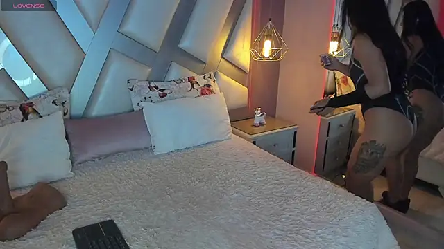 Amber villalobos  online show from 24, 10, 2025