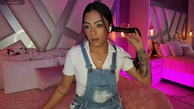 Amber villalobos  online show from 10, 10, 2025