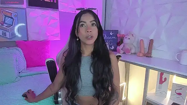 Amber villalobos  online show from 19, 3, 2026