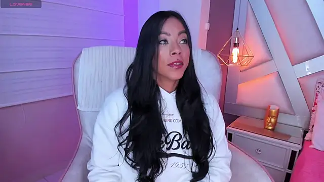 Amber villalobos  online show from 25, 9, 2025