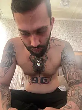 Snapshot of openmind_boy chatting on 10, 9, 2025 openmind boy online show from 10, 9, 2025