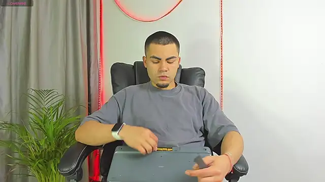 kalivan voinesscu online show from 13, 10, 2025