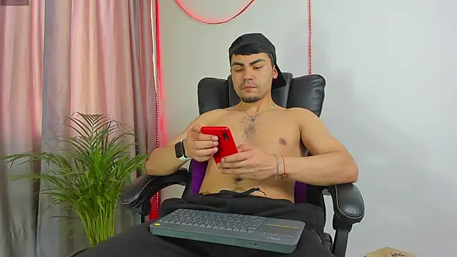 kalivan voinesscu online show from 7, 10, 2025