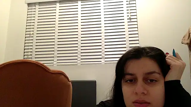 CherryRoxanne online show from 1, 1, 2025