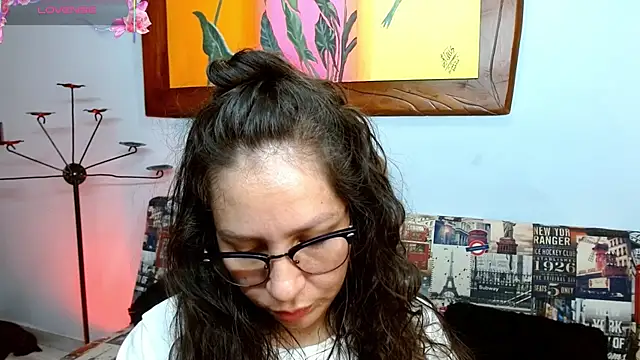 Snapshot of naihroby chatting on 18, 10, 2025 naihroby online show from 18, 10, 2025