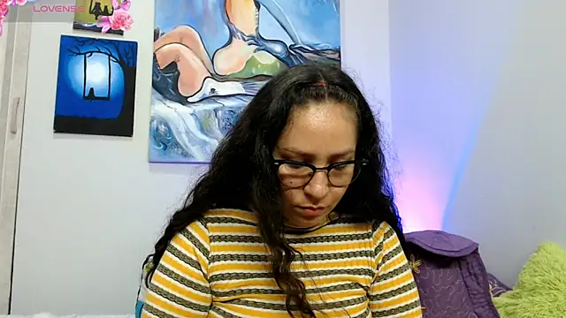 Snapshot of naihroby chatting on 28, 11, 2025 naihroby online show from 28, 11, 2025