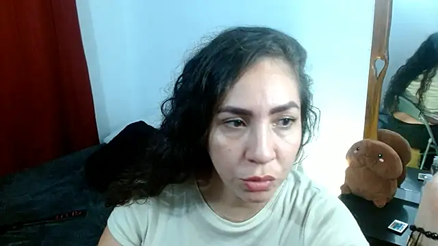 Snapshot of naihroby chatting on 8, 3, 2025 naihroby online show from 8, 3, 2025