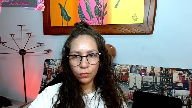 Snapshot of naihroby chatting on 14, 10, 2025 naihroby online show from 14, 10, 2025