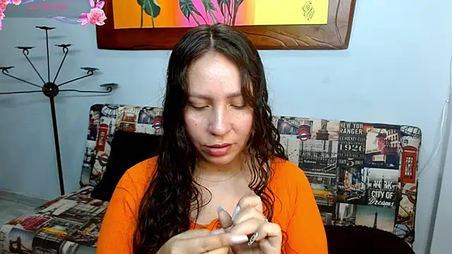 Snapshot of naihroby chatting on 2, 10, 2025 naihroby online show from 2, 10, 2025