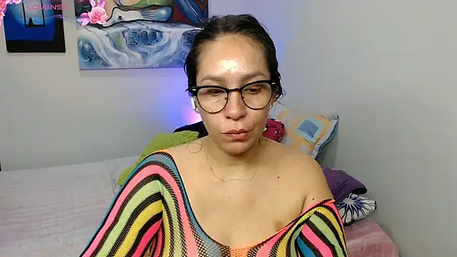 Snapshot of naihroby chatting on 18, 11, 2025 naihroby online show from 18, 11, 2025