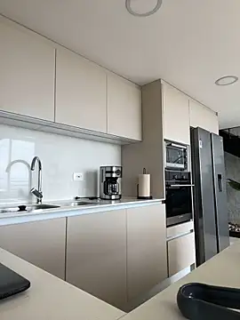 Nayrabennett online show from 10, 3, 2025