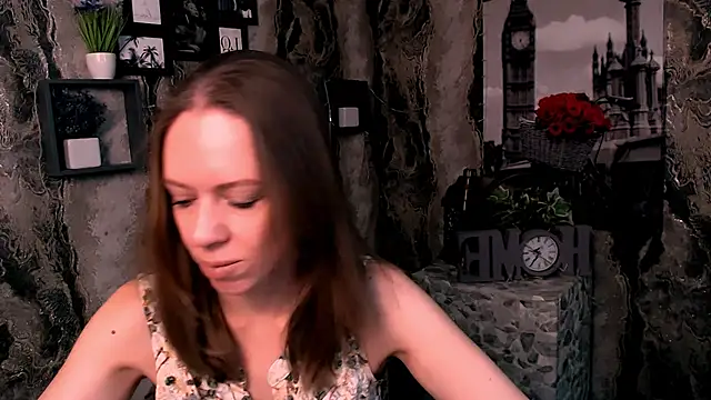 GloriaSi  online show from 1, 12, 2025