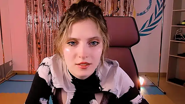 LolaAsmus online show from 27, 2, 2025