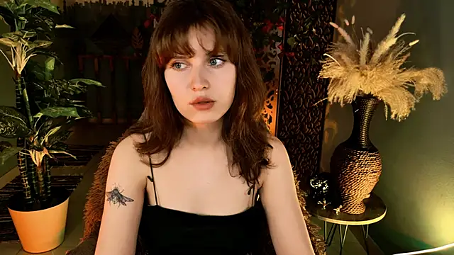 Snapshot of LolaAsmus chatting on 28, 3, 2026 LolaAsmus online show from 28, 3, 2026