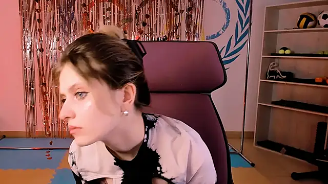 LolaAsmus online show from 27, 2, 2025