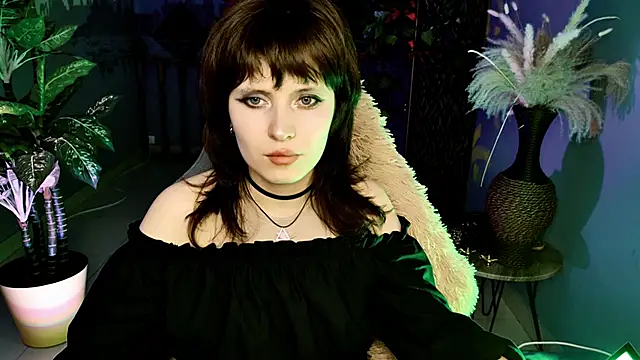 Snapshot of LolaAsmus chatting on 13, 4, 2026 LolaAsmus online show from 13, 4, 2026