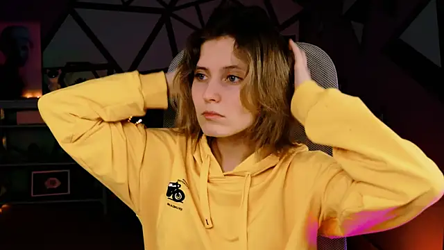 LolaAsmus online show from 28, 2, 2025