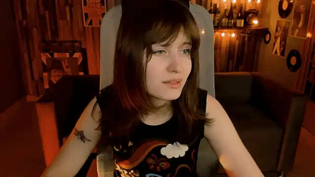 Snapshot of LolaAsmus chatting on 5, 2, 2026 LolaAsmus online show from 5, 2, 2026