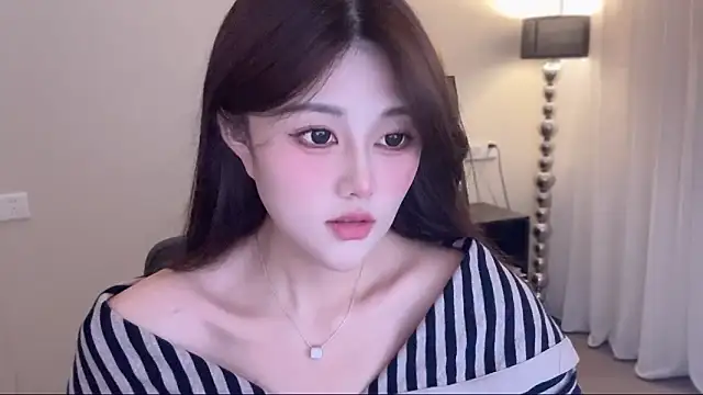 Strawberrybabyy1 online show from 4, 11, 2025