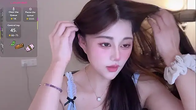 Strawberrybabyy1 online show from 9, 11, 2025