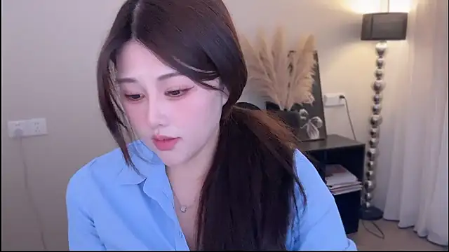 Strawberrybabyy1 online show from 22, 11, 2025