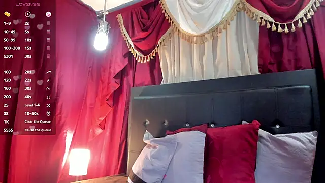 Snapshot of brittany_williams_ chatting on 4, 12, 2025 brittany williams online show from 4, 12, 2025