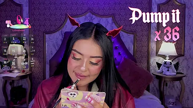 SoffiQueen online show from 11, 4, 2026