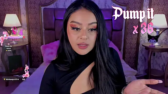 Snapshot of SoffiQueen chatting on 7, 10, 2025 SoffiQueen online show from 7, 10, 2025