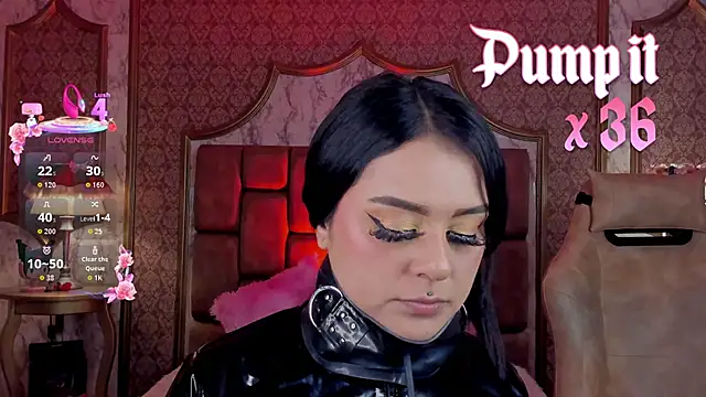 Snapshot of SoffiQueen chatting on 13, 11, 2025 SoffiQueen online show from 13, 11, 2025