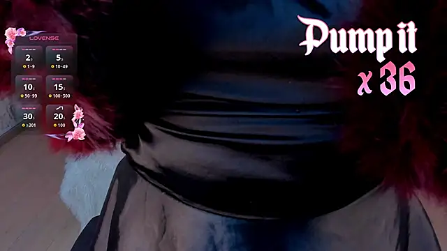 Snapshot of SoffiQueen chatting on 21, 10, 2025 SoffiQueen online show from 21, 10, 2025