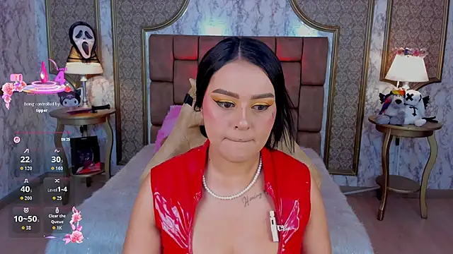 Snapshot of SoffiQueen chatting on 17, 10, 2025 SoffiQueen online show from 17, 10, 2025