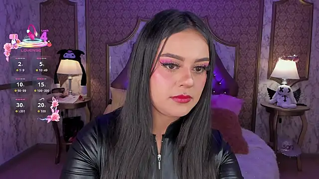 Snapshot of SoffiQueen chatting on 23, 4, 2026 SoffiQueen online show from 23, 4, 2026