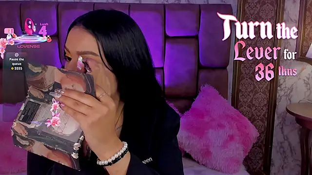 Snapshot of SoffiQueen chatting on 23, 9, 2025 SoffiQueen online show from 23, 9, 2025