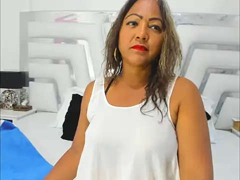 Snapshot of SaraaJhons chatting on 14, 11, 2025 SaraaJhons online show from 14, 11, 2025