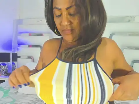 Snapshot of SaraaJhons chatting on 15, 10, 2025 SaraaJhons online show from 15, 10, 2025