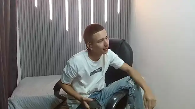 JackSwan18 online show from 13, 3, 2026