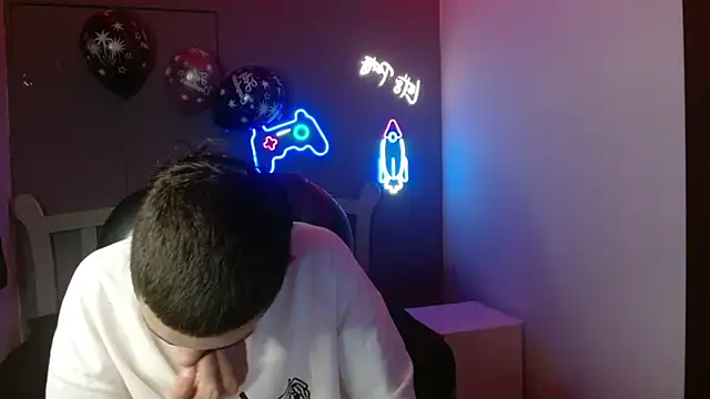 JackSwan18 online show from 6, 1, 2025