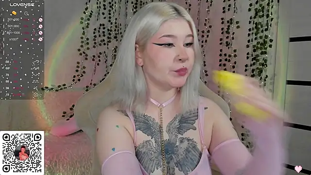 chillycharm online show from 13, 1, 2025