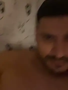 Insaneskillzz69 online show from 2, 4, 2026