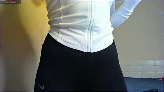 Mia Meow  online show from 8, 3, 2025