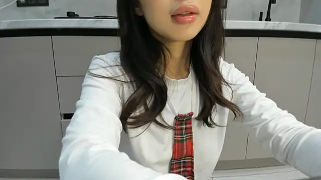 Mia Meow  online show from 13, 11, 2025