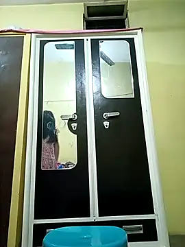 heenage online show from 3, 11, 2025