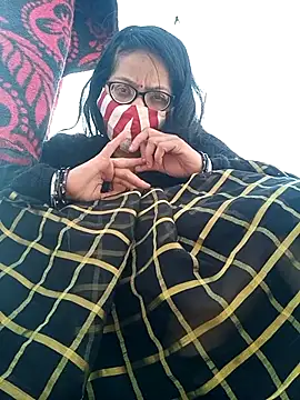 heenage online show from 15, 11, 2025