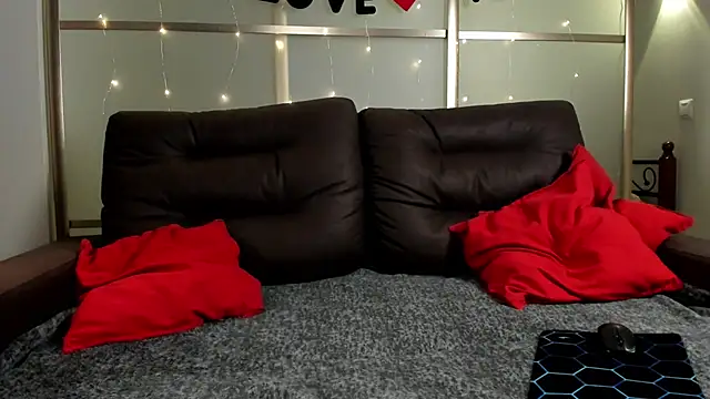 Emma Flin online show from 11, 3, 2026