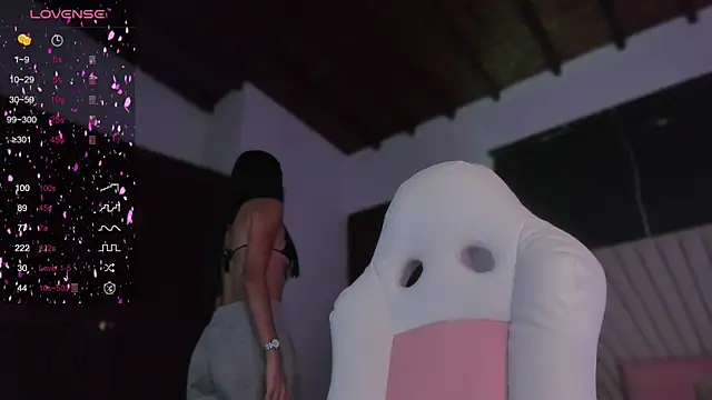 valeriaU online show from 1, 2, 2025