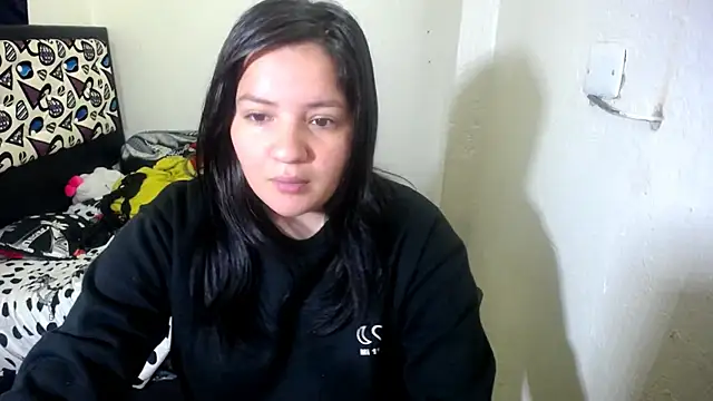 Snapshot of shopyymessyy chatting on 2, 12, 2025 shopyymessyy online show from 2, 12, 2025