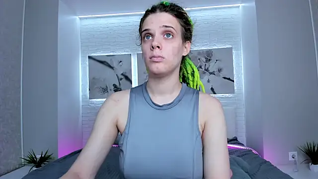 KIKI Krash online show from 15, 10, 2025