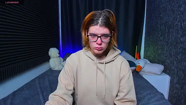 KIKI Krash online show from 27, 2, 2025