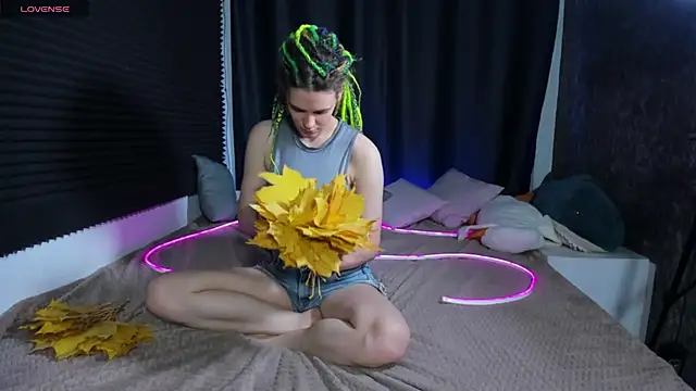 KIKI Krash online show from 21, 10, 2025